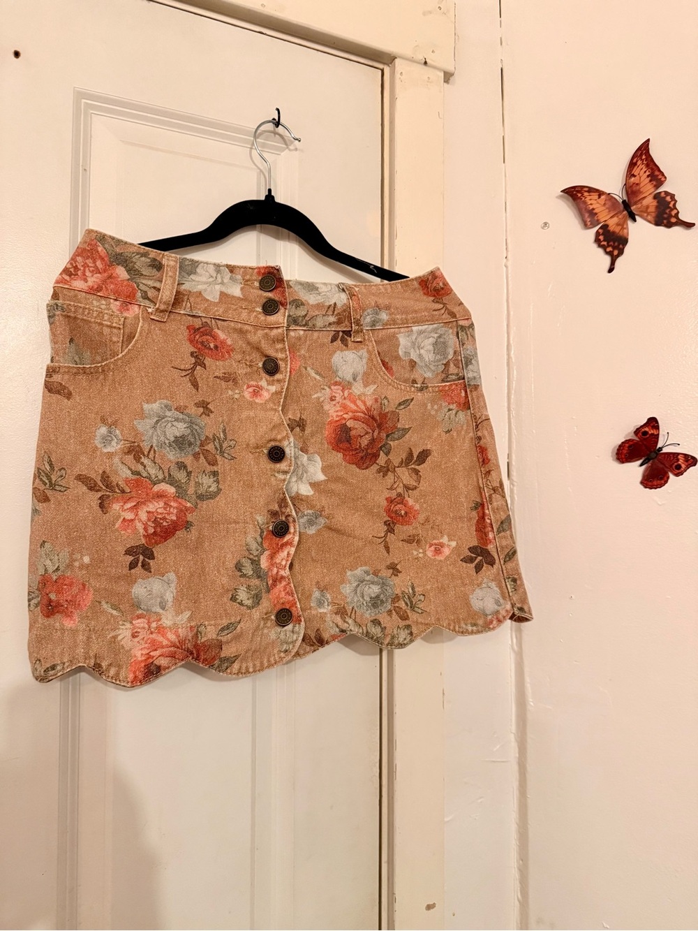 Scalloped Hem Floral Button-Front Mini Skirt - Tan Floral